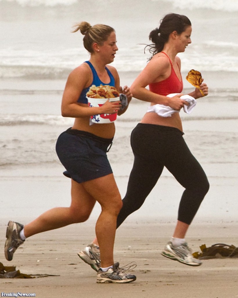 Women-Running-on-the-Beach-Eating-KFC-89098